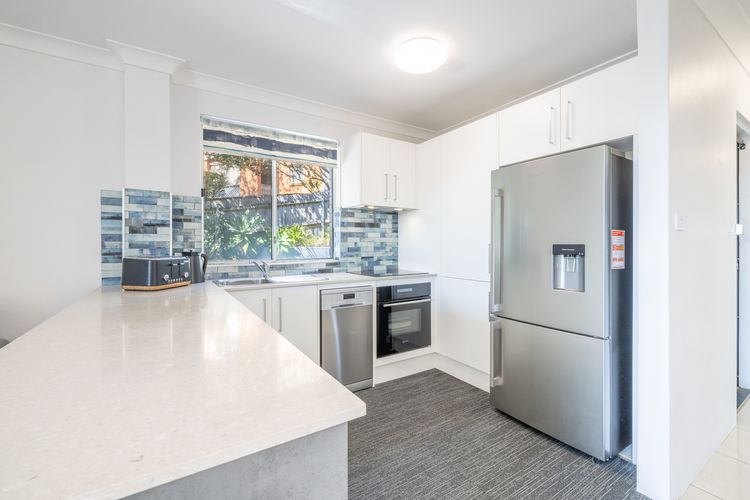 Sunset Towers, 1/25 Donald St- in the heart of town with Wi-Fi and Air Con