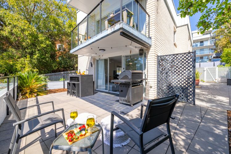 Sunset Towers, 1/25 Donald St- in the heart of town with Wi-Fi and Air Con