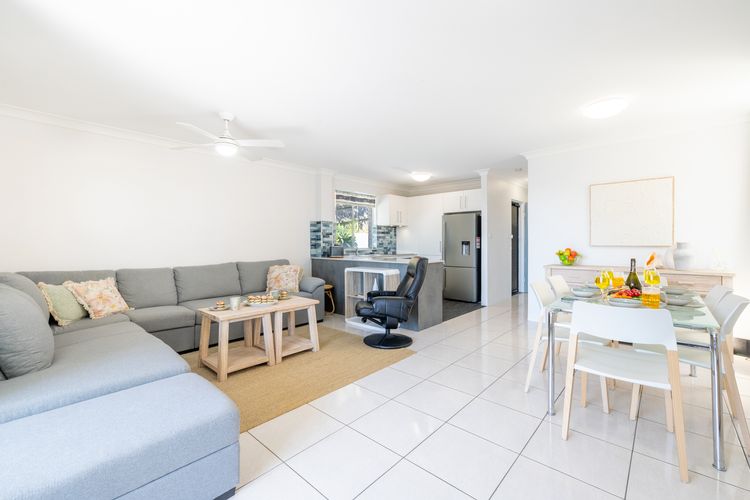 Sunset Towers, 1/25 Donald St- in the heart of town with Wi-Fi and Air Con