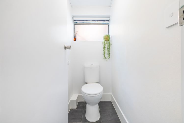 Sunset Towers, 1/25 Donald St- in the heart of town with Wi-Fi and Air Con