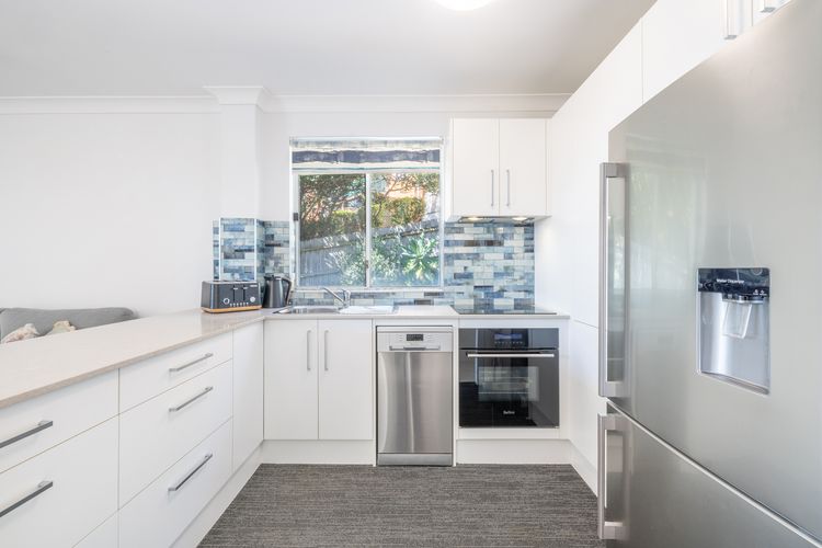 Sunset Towers, 1/25 Donald St- in the heart of town with Wi-Fi and Air Con