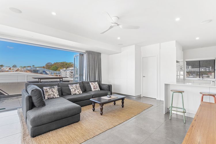 Louisa Court, 7/49 Donald St- Unit in the heart of town with stunning water views