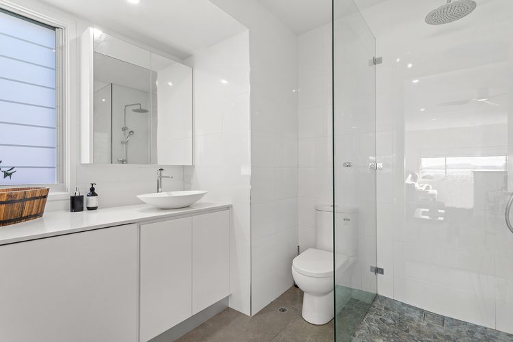 Louisa Court, 7/49 Donald St- Unit in the heart of town with stunning water views