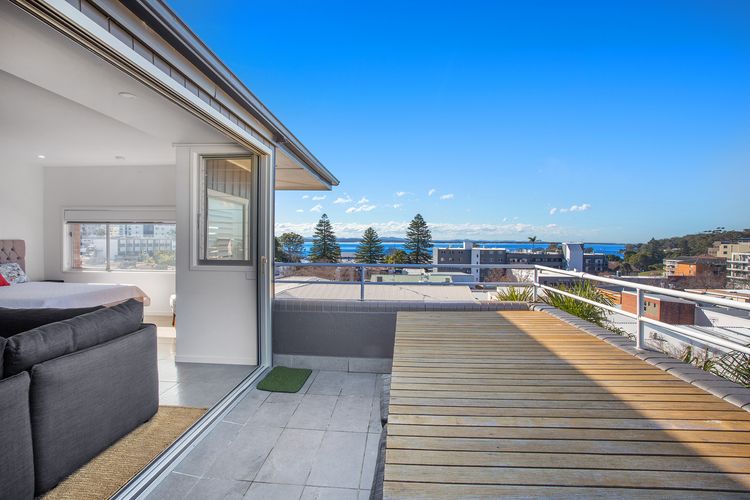 Louisa Court, 7/49 Donald St- Unit in the heart of town with stunning water views