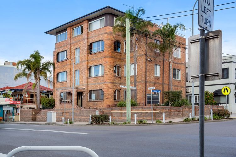 Louisa Court, 7/49 Donald St- Unit in the heart of town with stunning water views