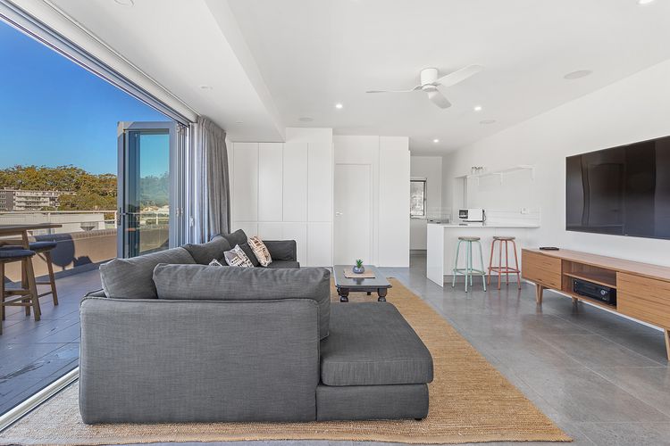 Louisa Court, 7/49 Donald St- Unit in the heart of town with stunning water views