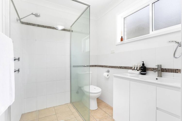 Seaside Family Escape, 11 Navala Ave – pet friendly, Air Con & Wi-Fi