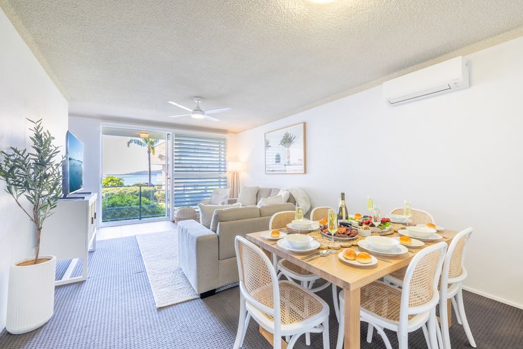 Bella Vista, 8/19 Shoal Bay Rd – views, air con and Wi-Fi
