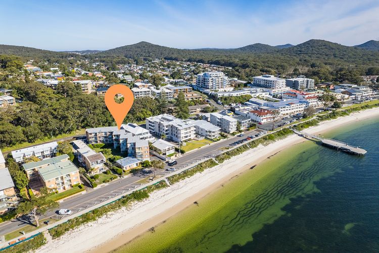 Bella Vista, 8/19 Shoal Bay Rd – views, air con and Wi-Fi