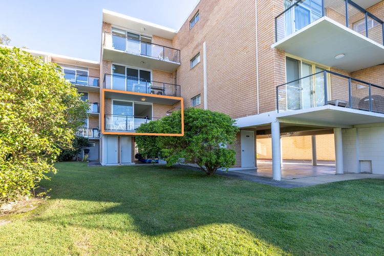 Bella Vista, 8/19 Shoal Bay Rd – views, air con and Wi-Fi