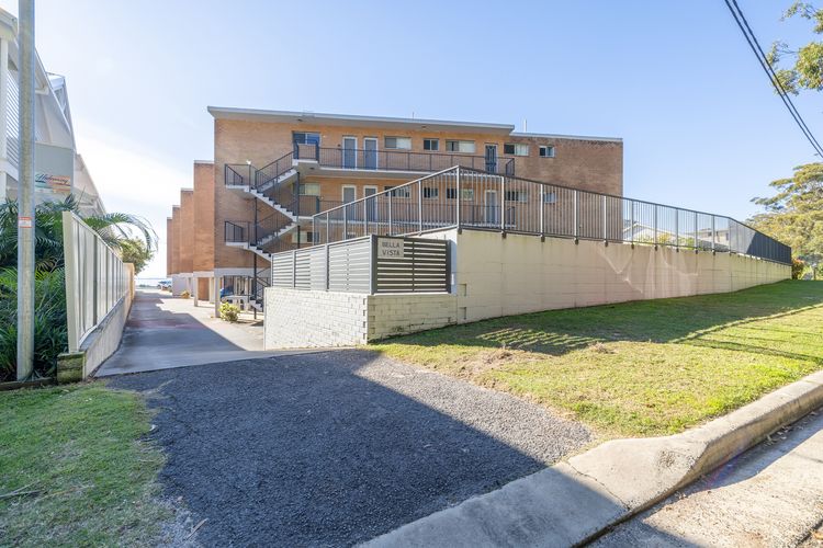 Bella Vista, 8/19 Shoal Bay Rd – views, air con and Wi-Fi