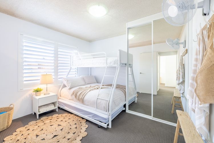 Bella Vista, 8/19 Shoal Bay Rd – views, air con and Wi-Fi