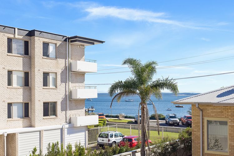 Hideaway 2, 3a Lillian St – filtered water views