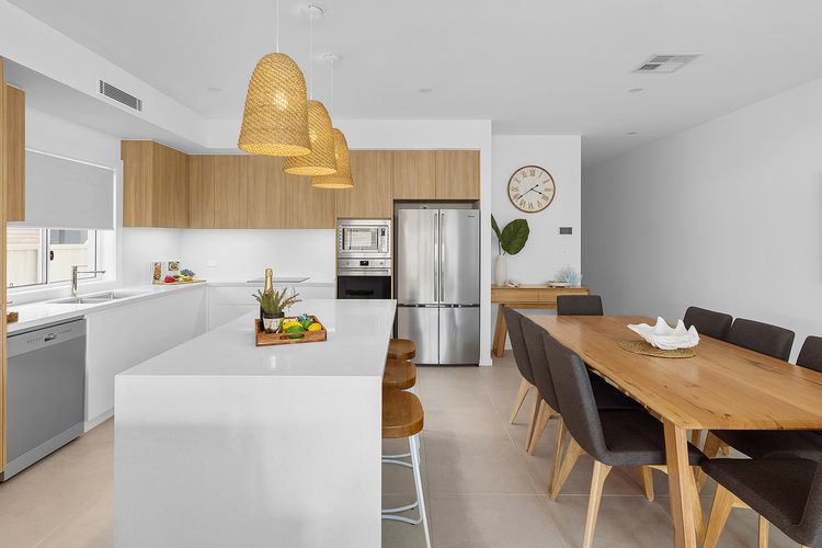 Hideaway 2, 3a Lillian St – filtered water views