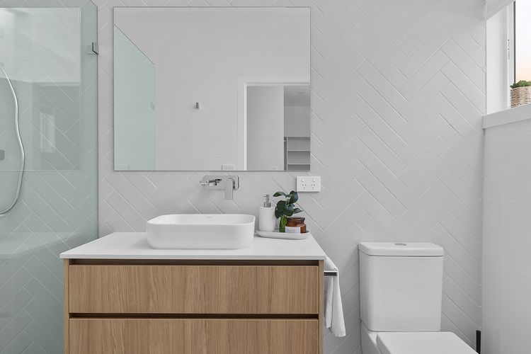 Hideaway 2, 3a Lillian St – filtered water views