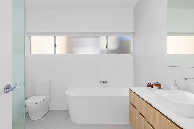 Hideaway 2, 3a Lillian St – filtered water views