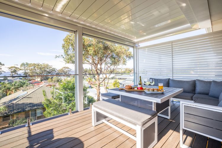 16 Grandview Cl – water views, air con and Wi-Fi