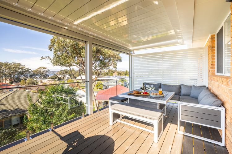 16 Grandview Cl – water views, air con and Wi-Fi