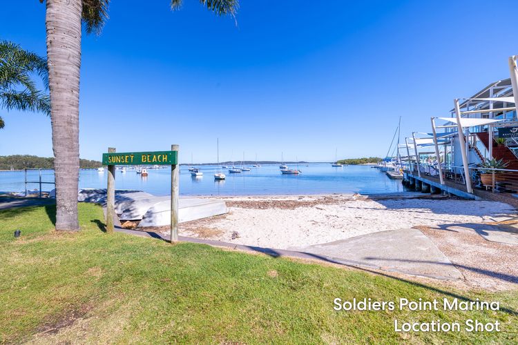 16 Grandview Cl – water views, air con and Wi-Fi