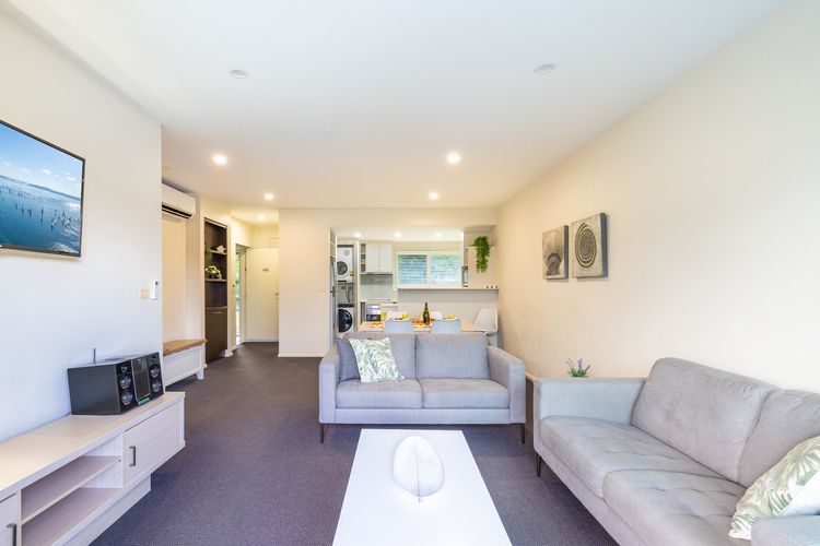 Pacific Blue, 244/255 Sandy Point Rd – pool, aircon, linen and resort features
