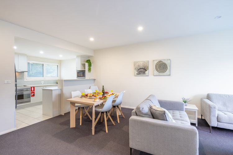 Pacific Blue, 244/255 Sandy Point Rd – pool, aircon, linen and resort features