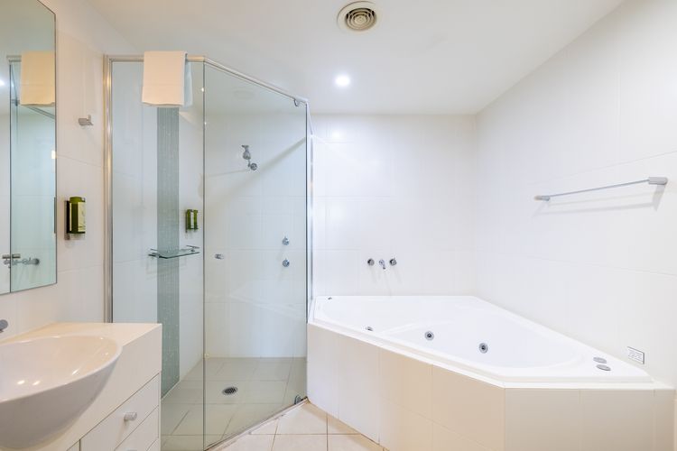 Pacific Blue, 244/255 Sandy Point Rd – pool, aircon, linen and resort features