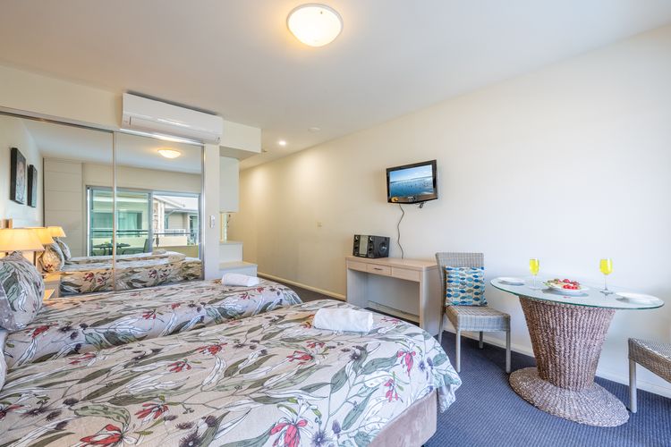 Pacific Blue, 244/255 Sandy Point Rd – pool, aircon, linen and resort features