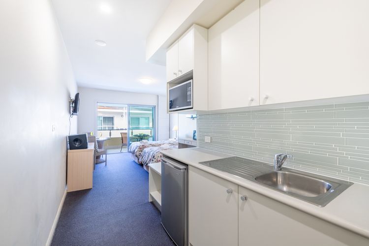Pacific Blue, 244/255 Sandy Point Rd – pool, aircon, linen and resort features