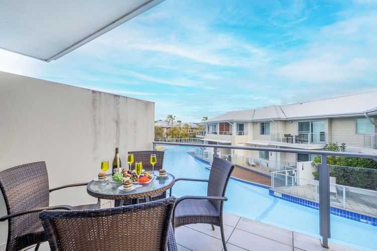 Pacific Blue, 244/255 Sandy Point Rd – pool, aircon, linen and resort features