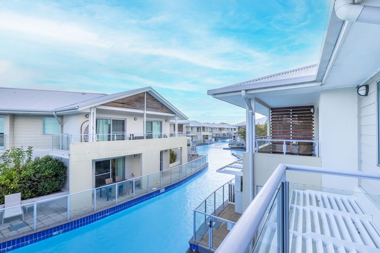 Pacific Blue, 244/255 Sandy Point Rd – pool, aircon, linen and resort features
