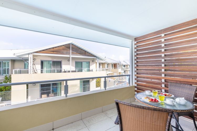 Pacific Blue, 244/255 Sandy Point Rd – pool, aircon, linen and resort features