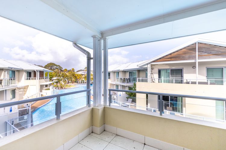 Pacific Blue, 244/255 Sandy Point Rd – pool, aircon, linen and resort features