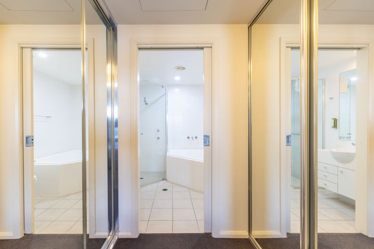 Pacific Blue, 244/255 Sandy Point Rd – pool, aircon, linen and resort features