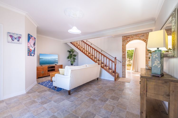 24 Irawari Crescent – pool, air con, pet friendly, boat parking