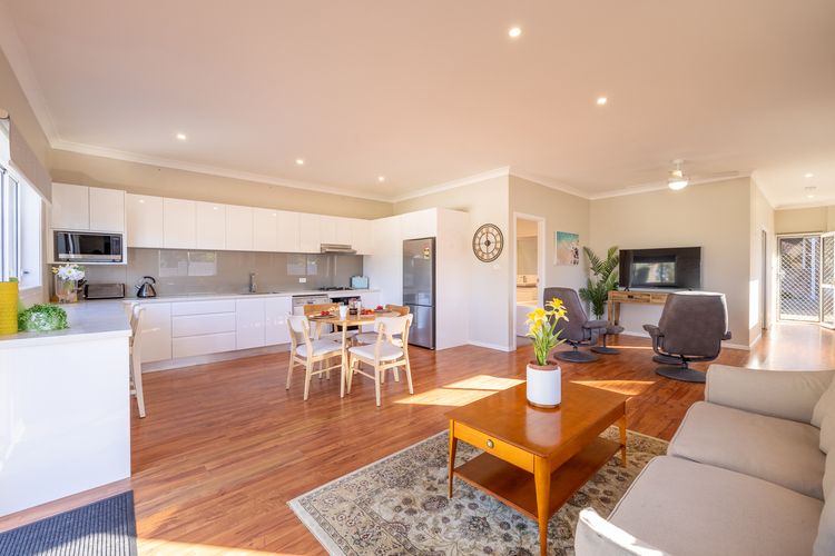 24 Irawari Crescent – pool, air con, pet friendly, boat parking