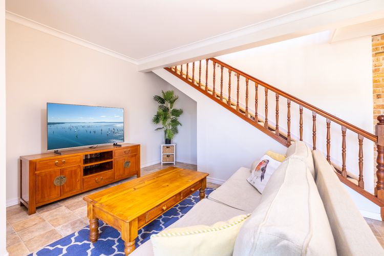 24 Irawari Crescent – pool, air con, pet friendly, boat parking