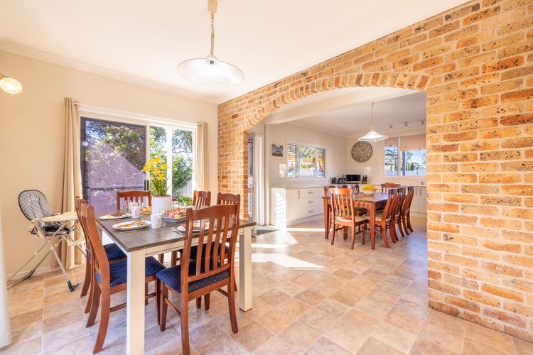 24 Irawari Crescent – pool, air con, pet friendly, boat parking