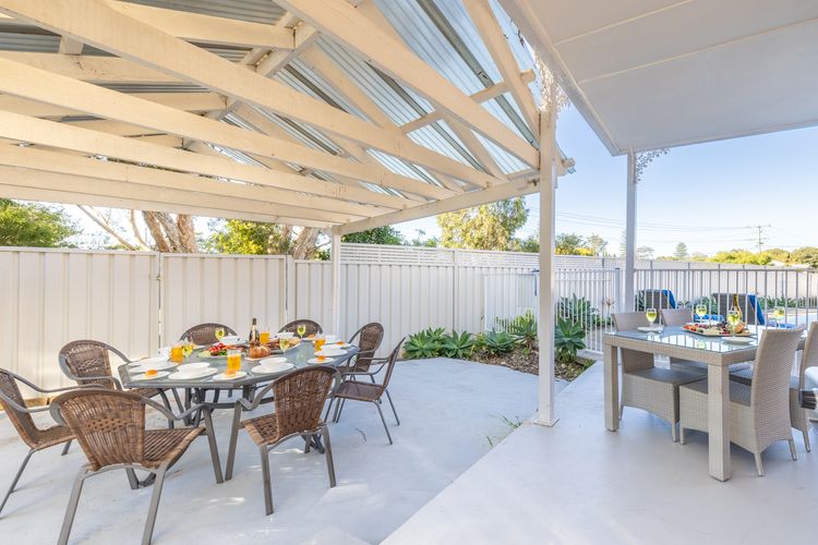 24 Irawari Crescent – pool, air con, pet friendly, boat parking