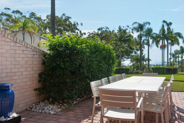 The Moorings, 15/4 Cromarty Road – stunning with water views & pool