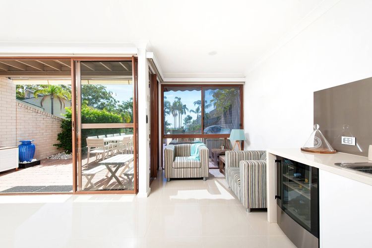 The Moorings, 15/4 Cromarty Road – stunning with water views & pool