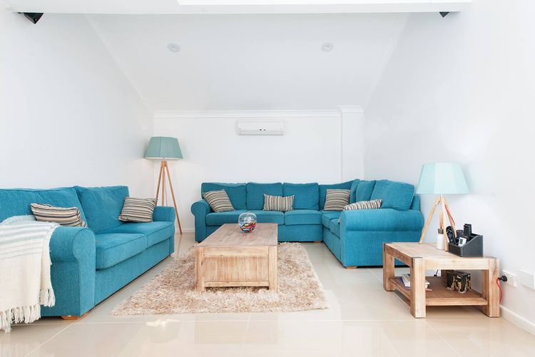 The Moorings, 15/4 Cromarty Road – stunning with water views & pool