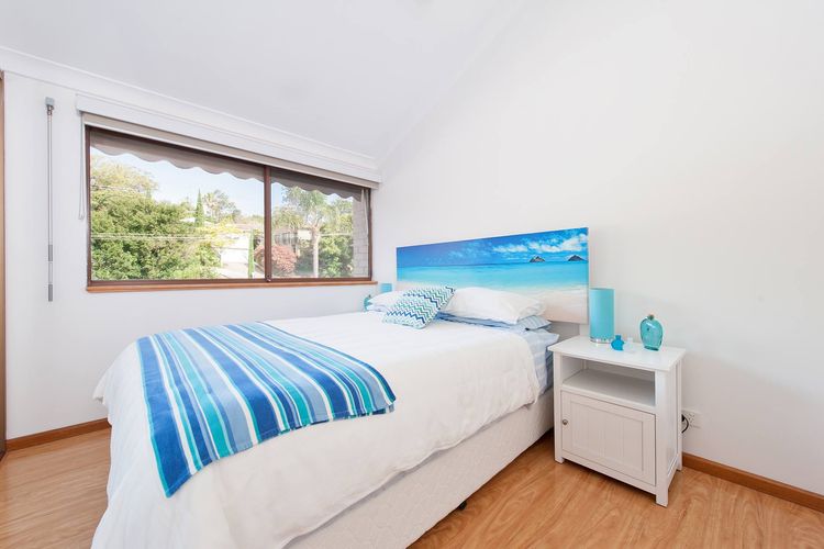 The Moorings, 15/4 Cromarty Road – stunning with water views & pool