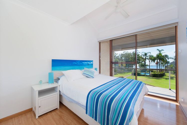 The Moorings, 15/4 Cromarty Road – stunning with water views & pool