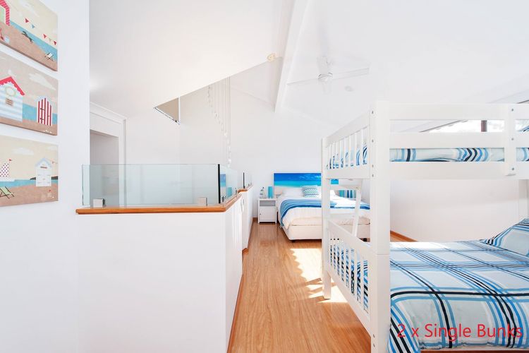 The Moorings, 15/4 Cromarty Road – stunning with water views & pool