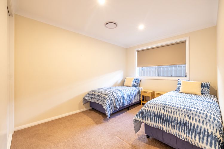 Shelly’s Bay Escape, 27c Dowling St – stylish with ducted air con and Wi-Fi