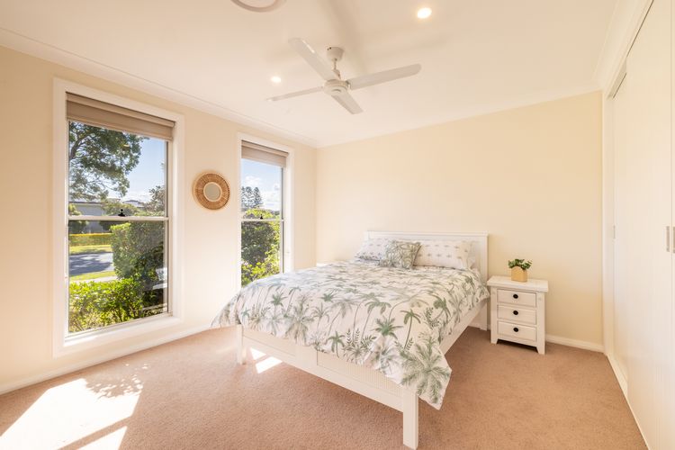 Shelly’s Bay Escape, 27c Dowling St – stylish with ducted air con and Wi-Fi