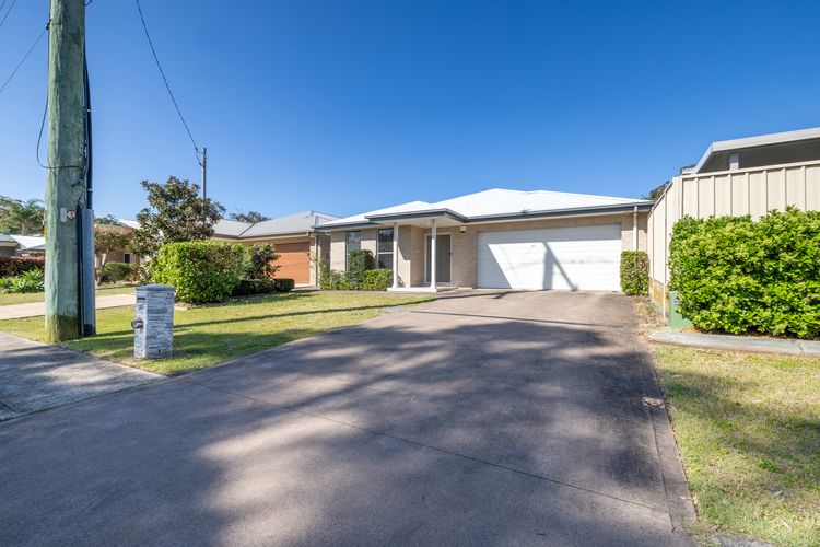 Shelly’s Bay Escape, 27c Dowling St – stylish with ducted air con and Wi-Fi