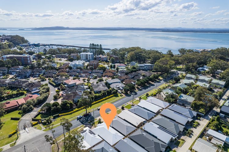 Shelly’s Bay Escape, 27c Dowling St – stylish with ducted air con and Wi-Fi