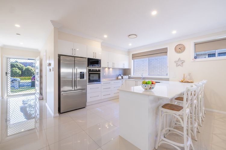 Shelly’s Bay Escape, 27c Dowling St – stylish with ducted air con and Wi-Fi
