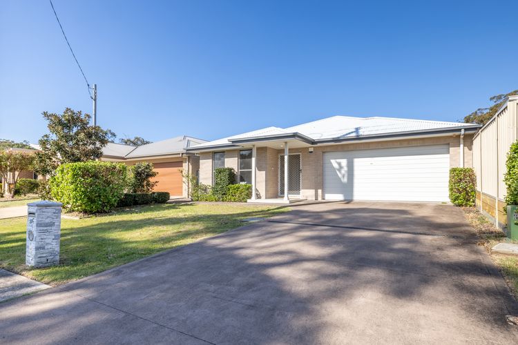 Shelly’s Bay Escape, 27c Dowling St – stylish with ducted air con and Wi-Fi